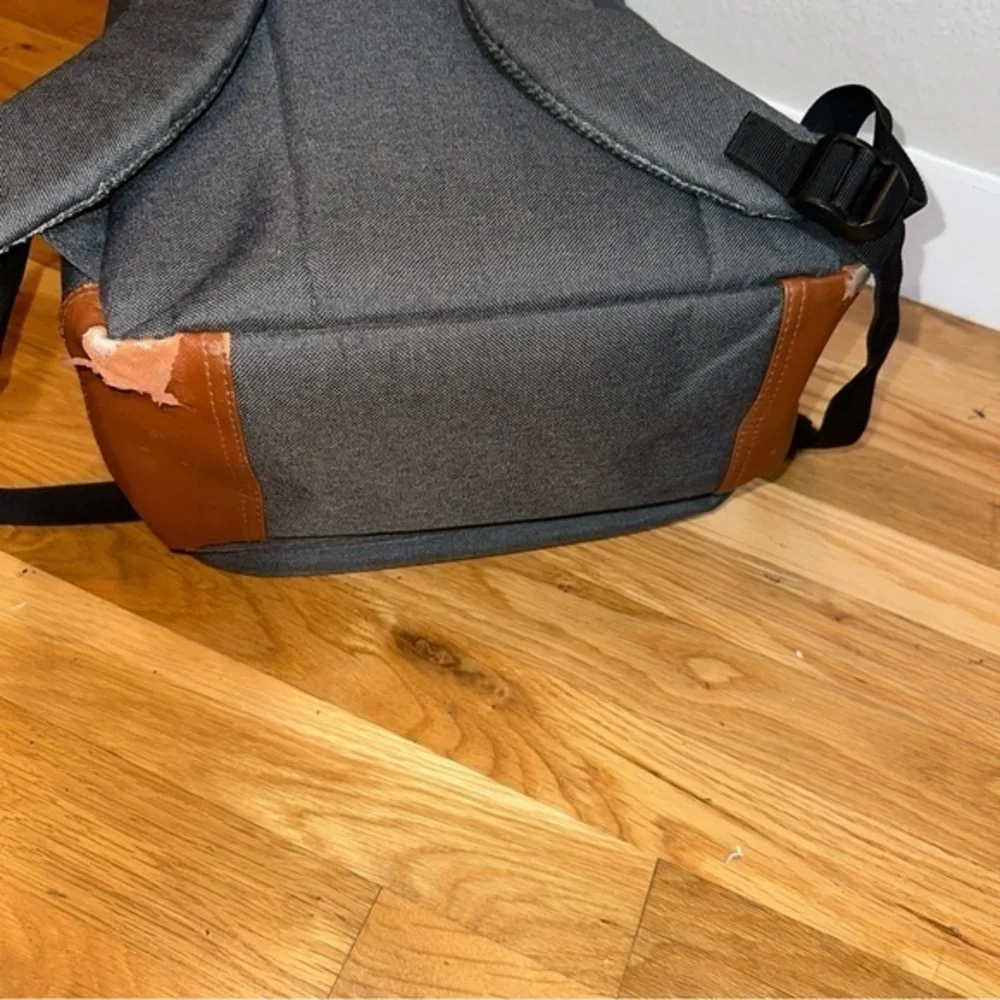 Grey Fashion Backpack‎ Rucksack Laptop Sleeve USB Port Faux Leather Accents VGC